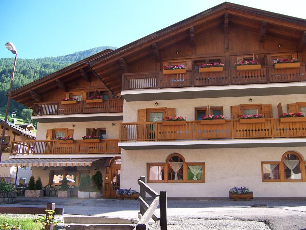 Alpen Hotel Rabbi Exterior foto